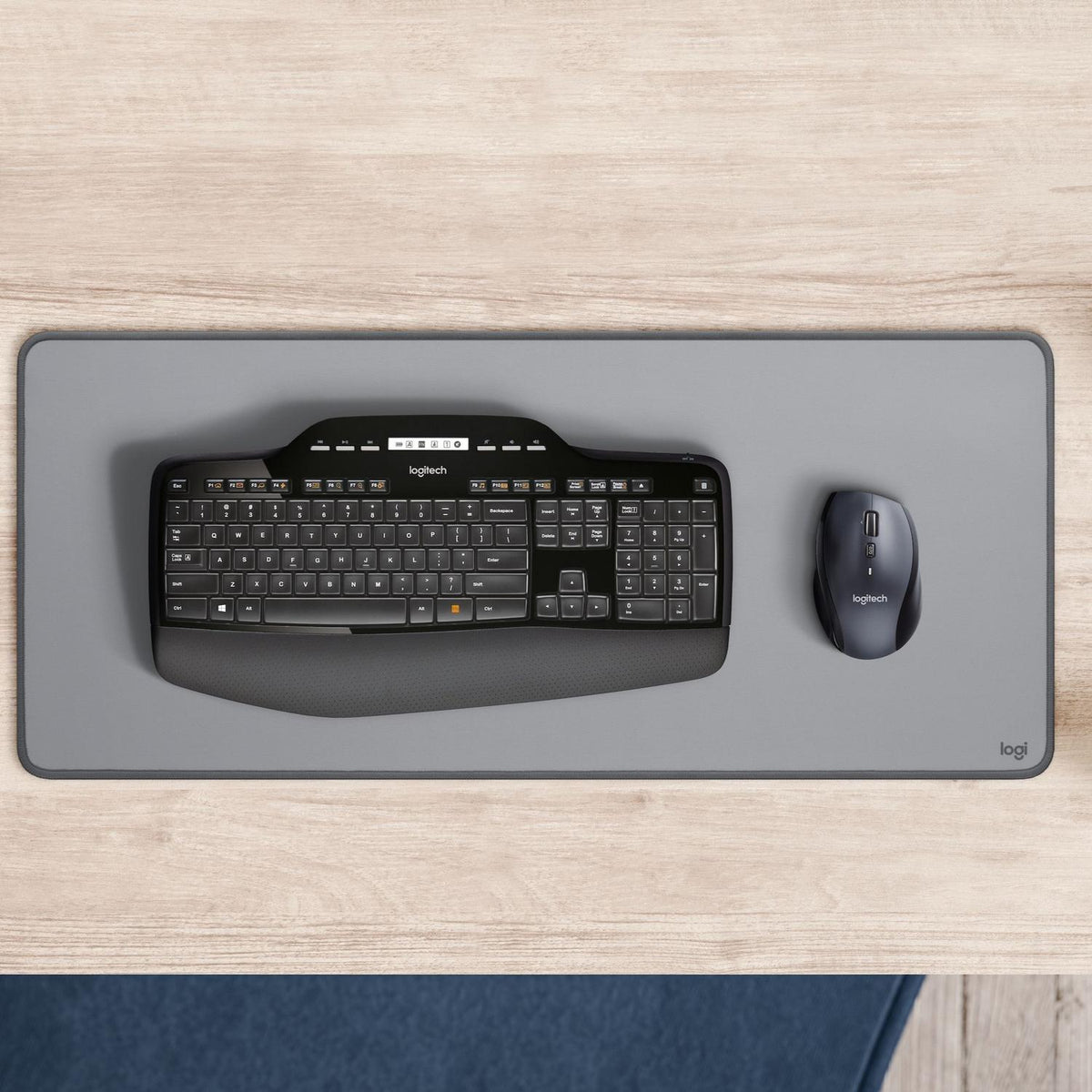 Logitech Mouse Pad Mouse Pad Desk Mat Studio - vertikal